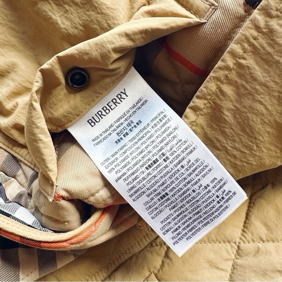 NEW Burberry Women’s Quilted Nylon Barn Jacket in Flax Sand Designer Size XS - Picture 6 of 12